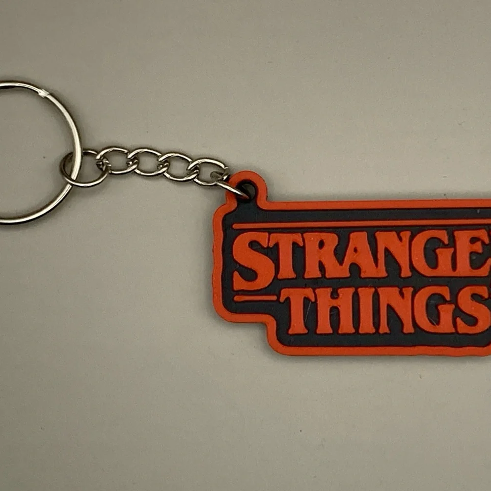 Stranger Things Red Keychain - Picture 2 of 2